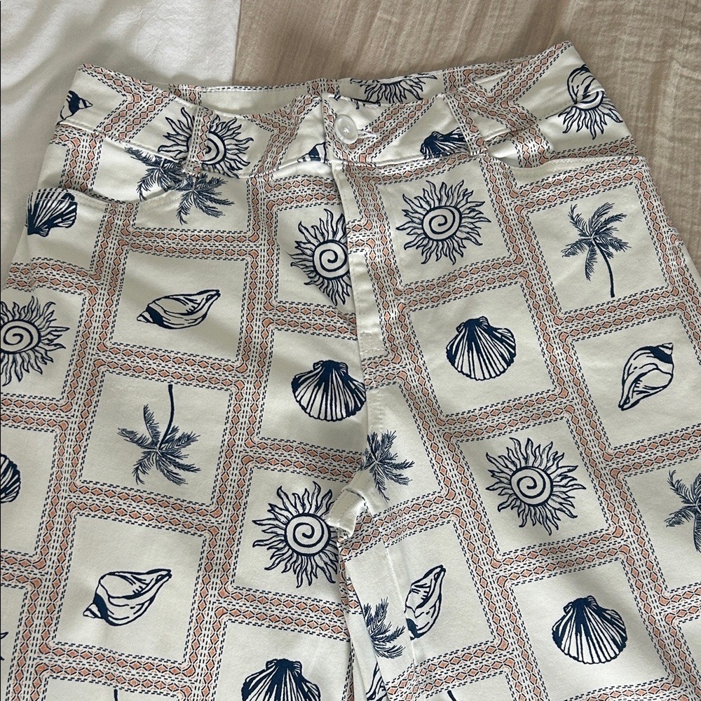 Bagatelle White and Navy Patterned Cropped Pants